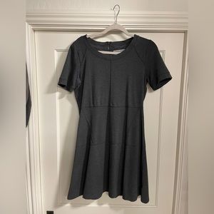 Athleta Short Sleeve Gray Dress Medium Petite